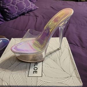 Chase + Chloe Holo Silver Size 8